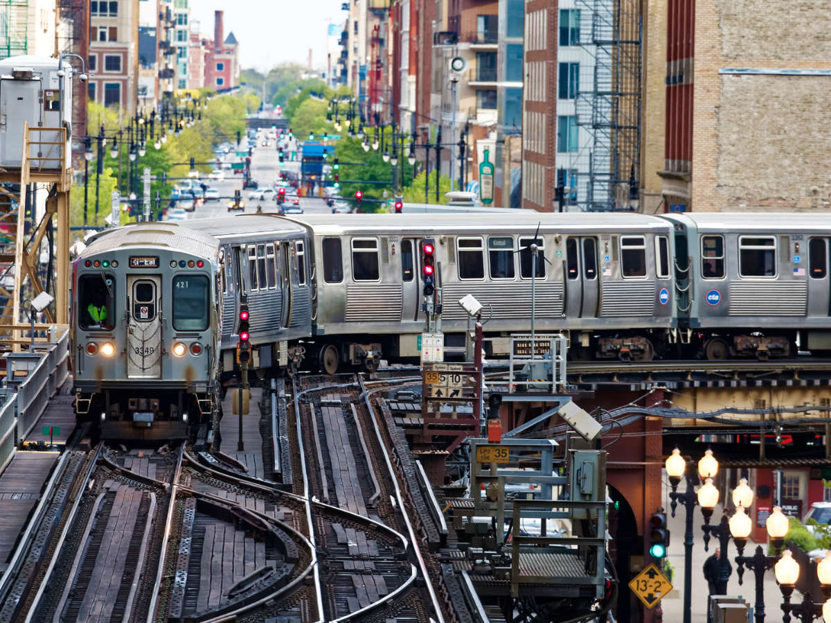 Overlooking view of the "L" running through the Loop