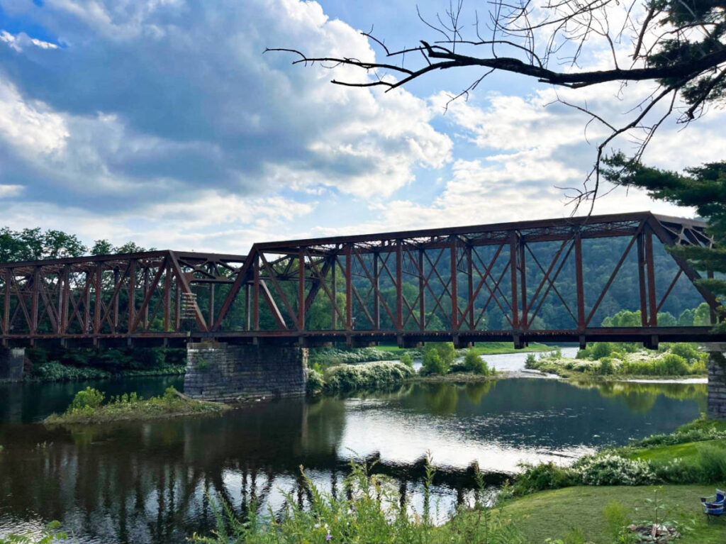 The Lake-Como-Hancock Bridge over the scenic Delaware River