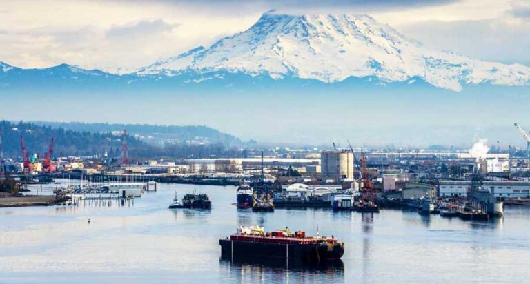 View of the Port in Tacoma and the Mount Rainier from afar during winter