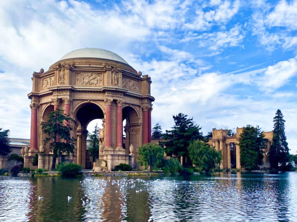 The Palace of Fine Arts surrounded by greenery and beautiful lake