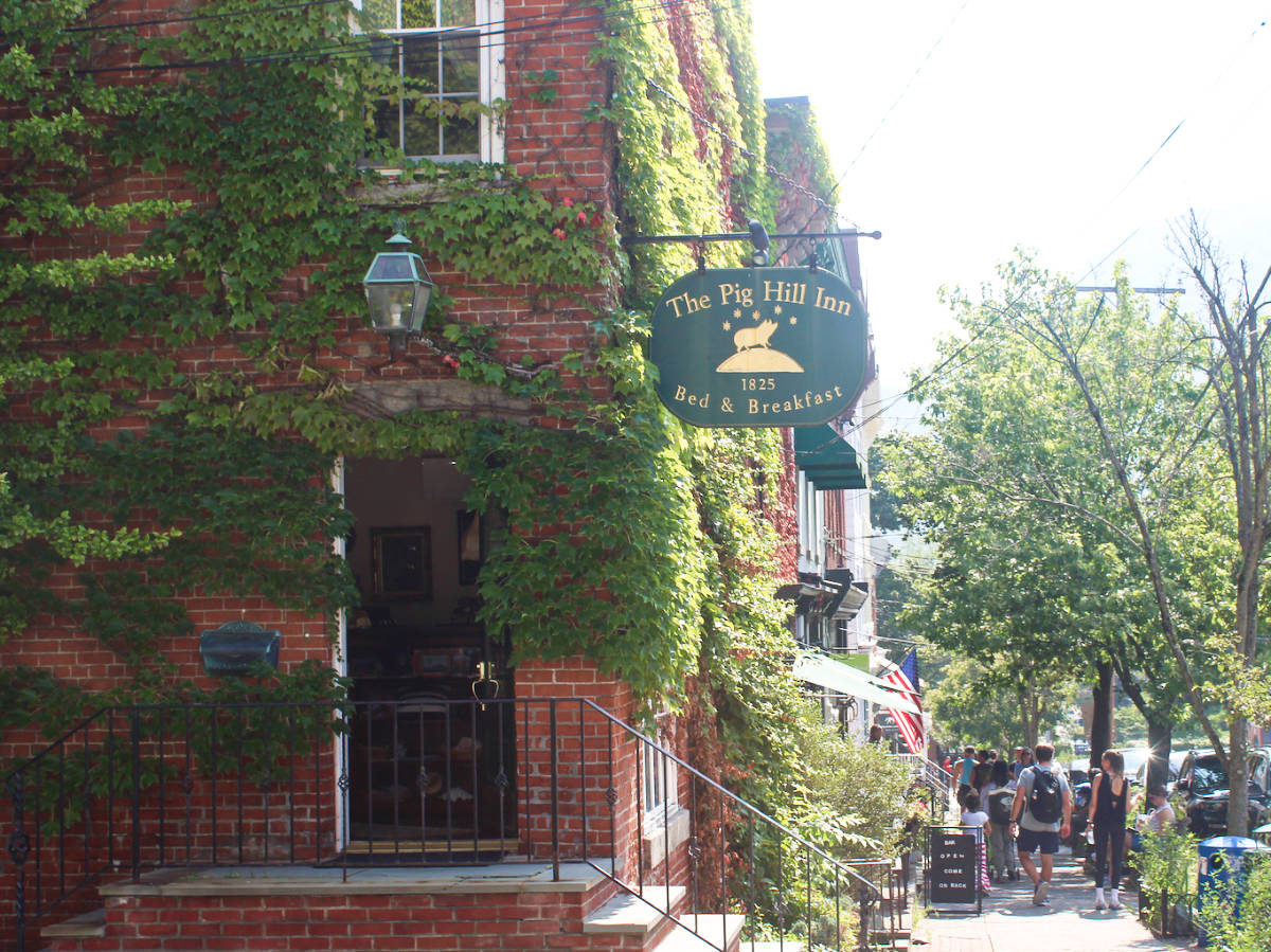 A signage of the outside the Pig Hill Inn Bed & Breakfast