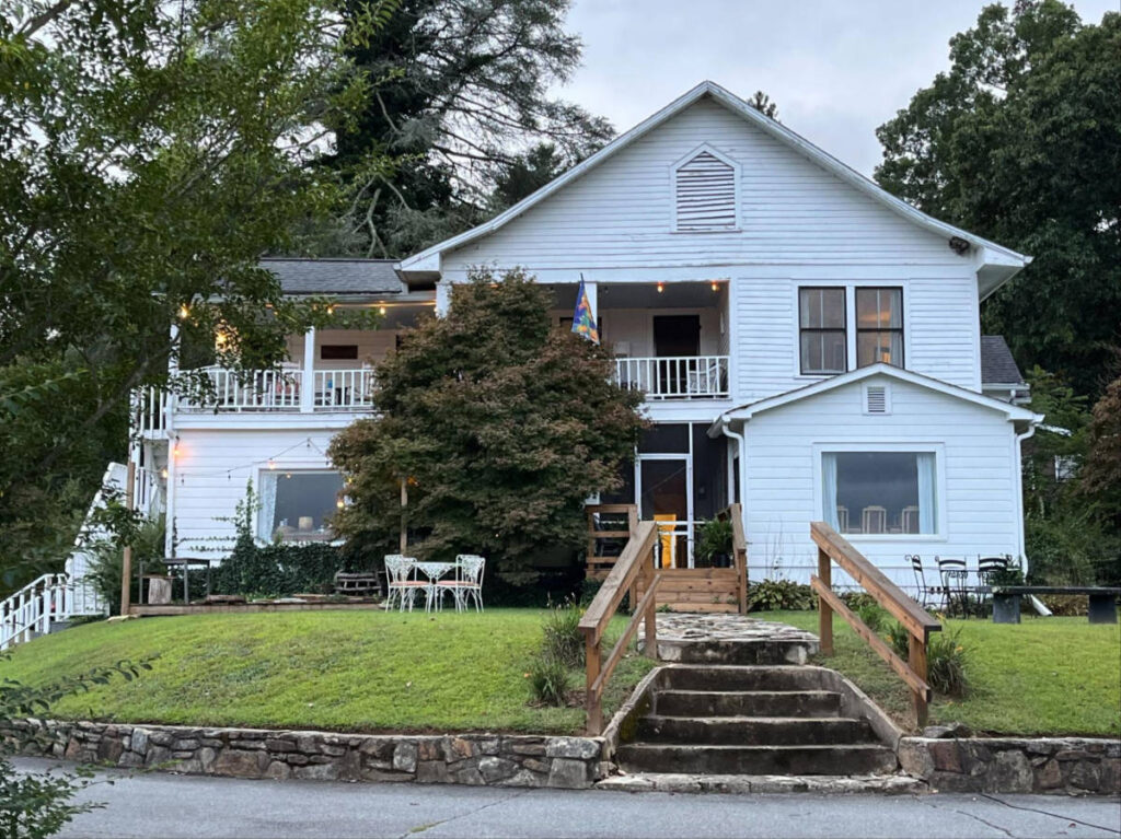 The Pines Country Inn from the outside