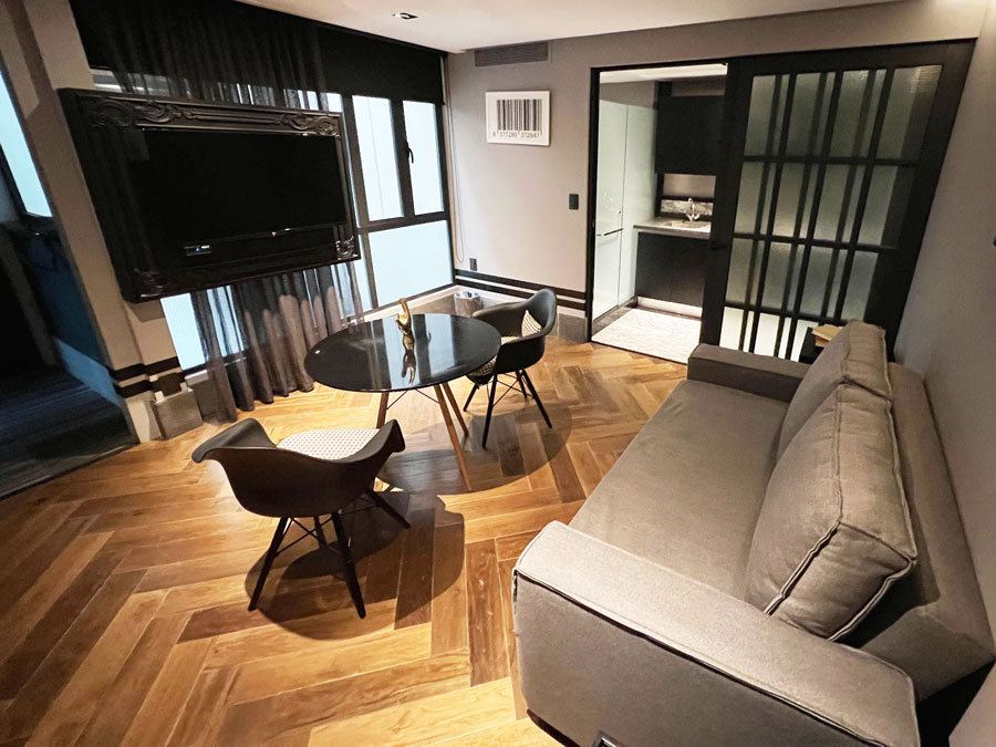 View of the living room of The Wild Oscar