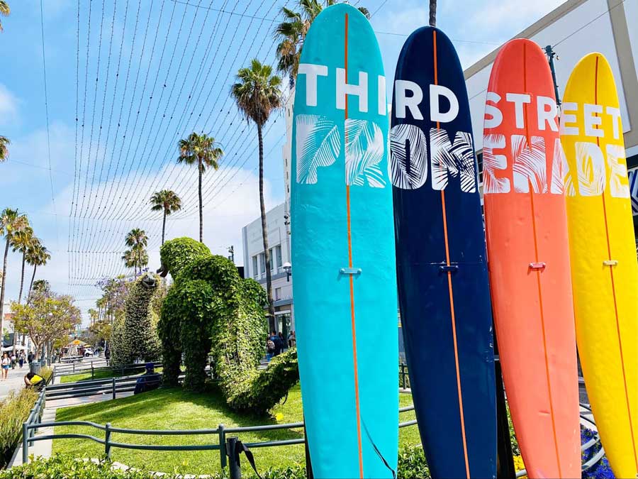 Different color of surfboard in Third Street Promenade