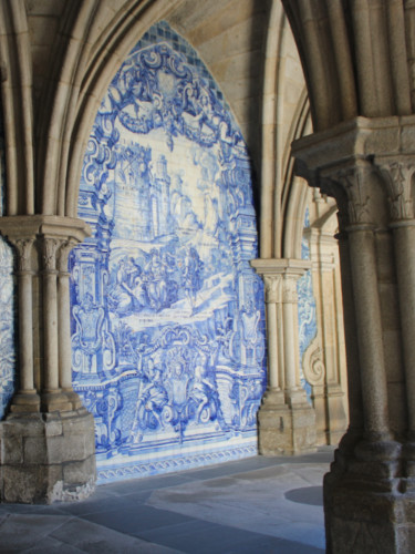 View of a blue tilework inside Porto Cathedral