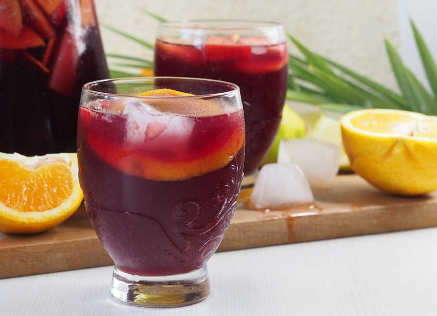 Glasses of Tinto de Verano cocktail served in Madrid