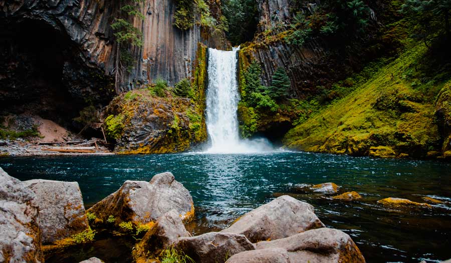 Scenic view from the Tokette waterfalls in Oregon