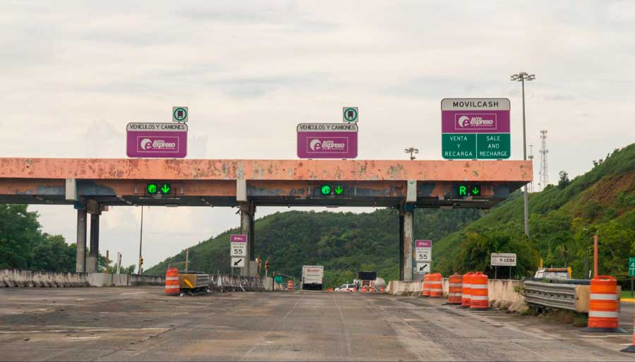 View of a toll going to Fajardo