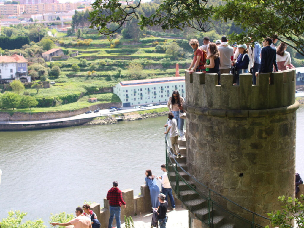 Tourists enjoying the views at Torreão do Jardim do Palácio