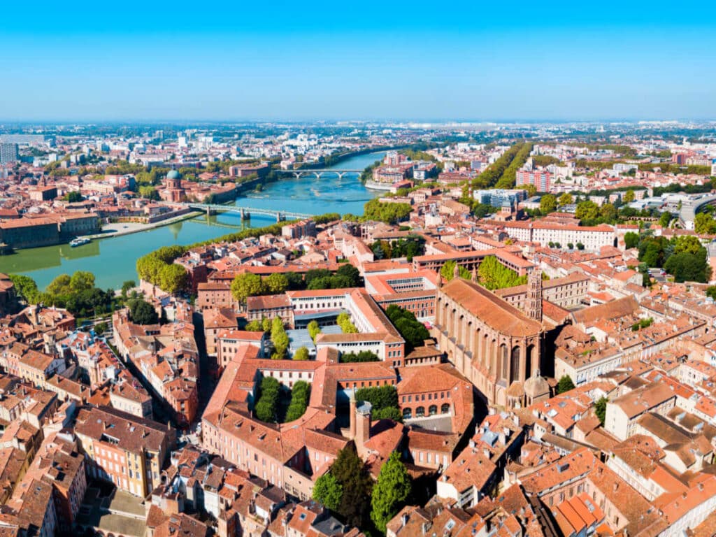 Aerial view of houses and buildings in Toulouse
