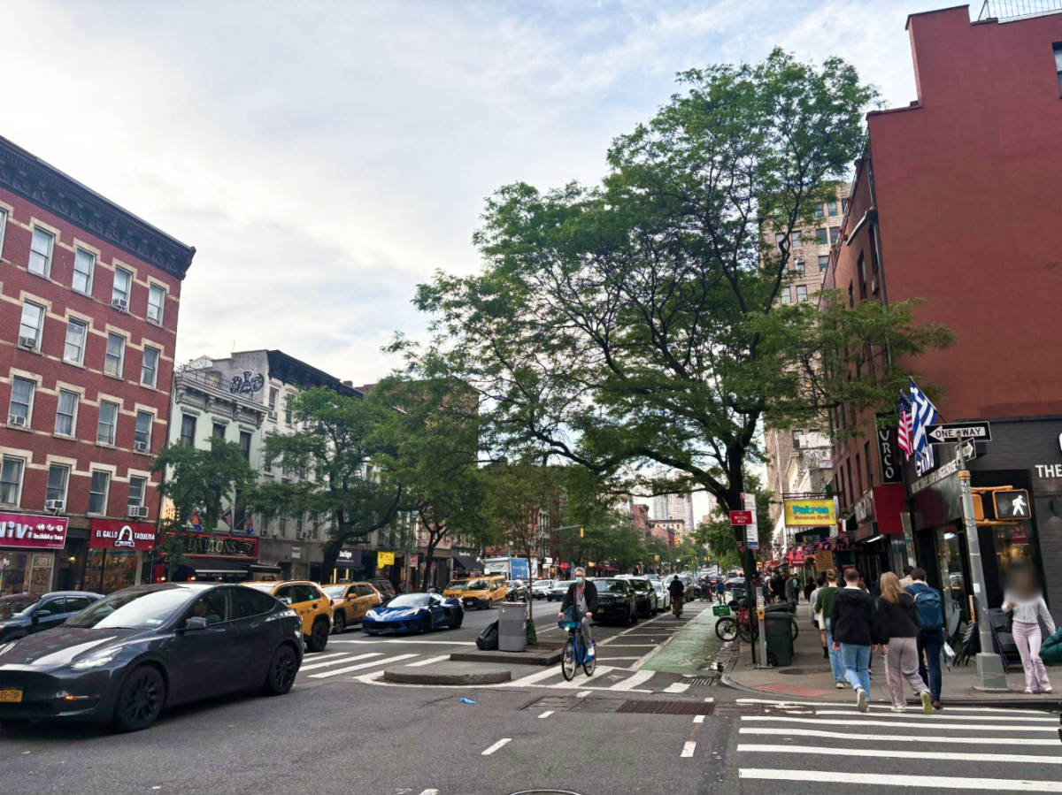 View of the bustling street and traffic in Hell’s Kitchen