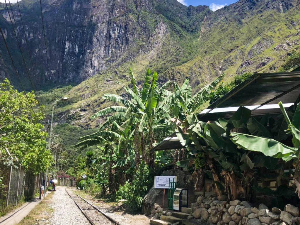 Magnificent mountain views from the train tracks to Aguascalientes