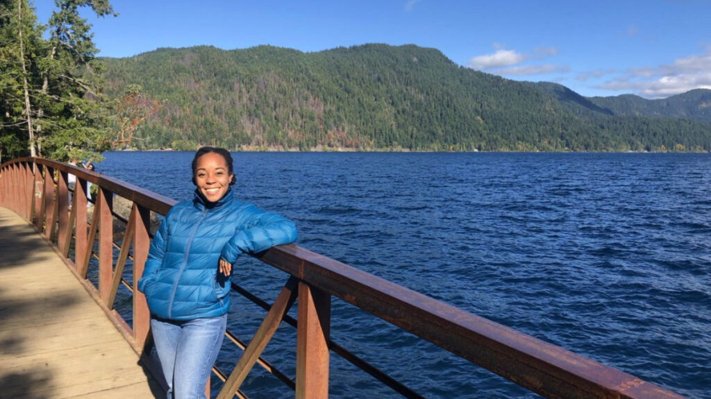 Travel Lemming author Chelsea at at Devil’s Punch Bowl near Port Angeles