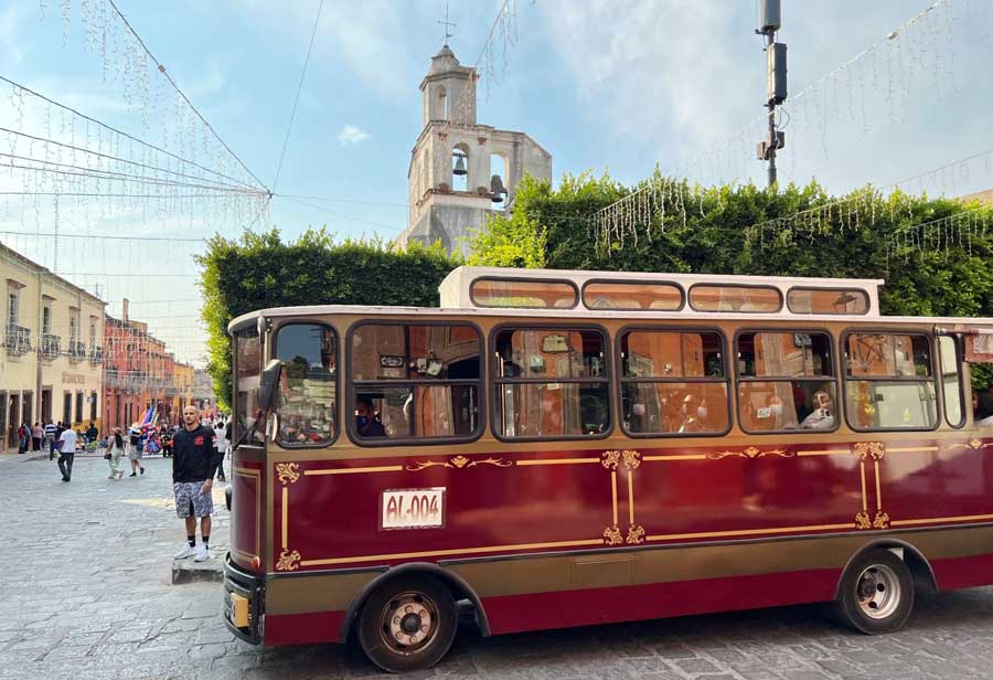 View of a trolley in San Miguel de Allende