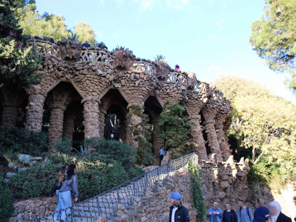 People going at the Viaducts at Park Güell