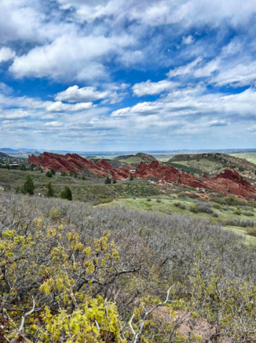 overlooking view of the mountain ranges from Carpenter Peak Trail