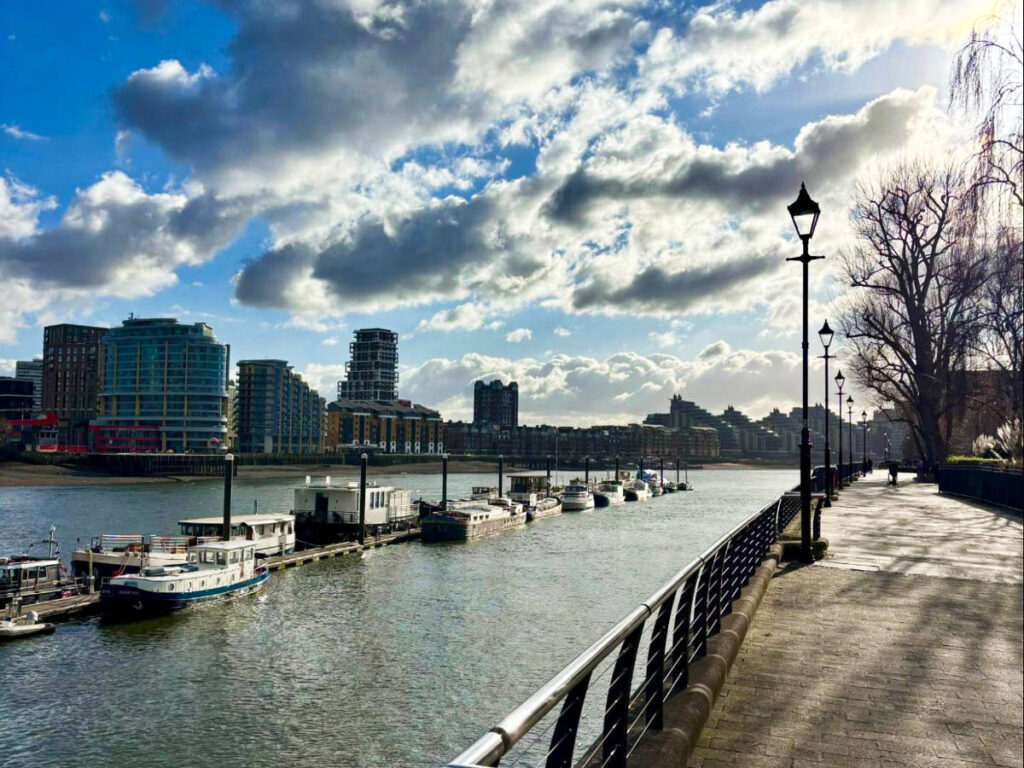 Panoramic view of the city skyline from the Thames River Cruise