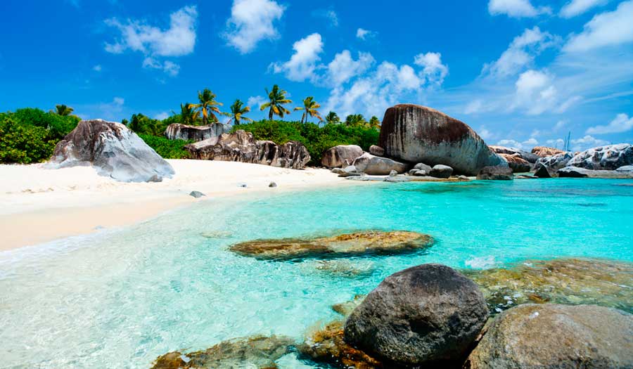 View of white sand and the turquoise blue water in Virgin Gorda