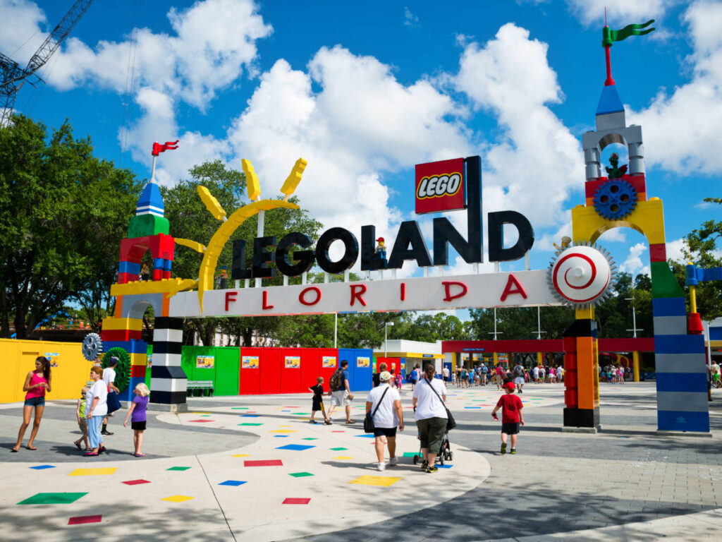 View of the people passing the Legoland arch sign