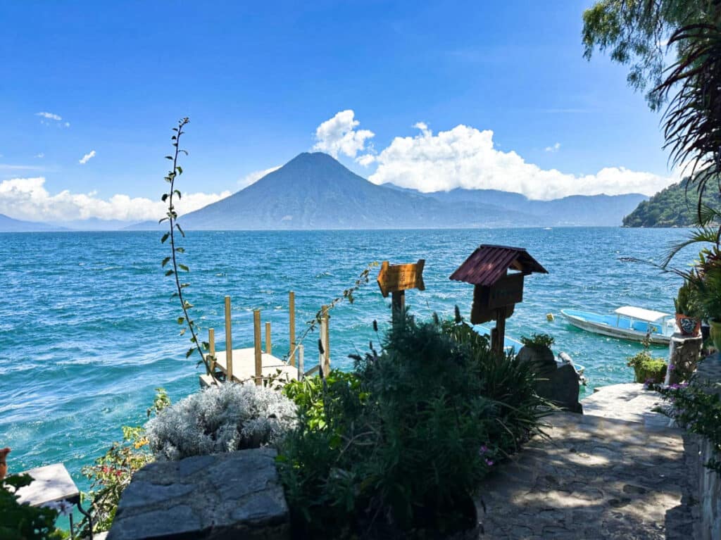 Scenic view of the volcano from the pathway in La Casa del Mundo
