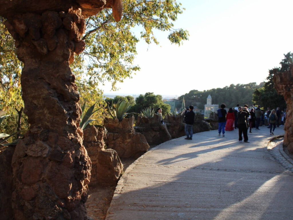 People at the walkway in Park Güell