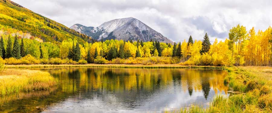 View from the Warner Lake during autumn season