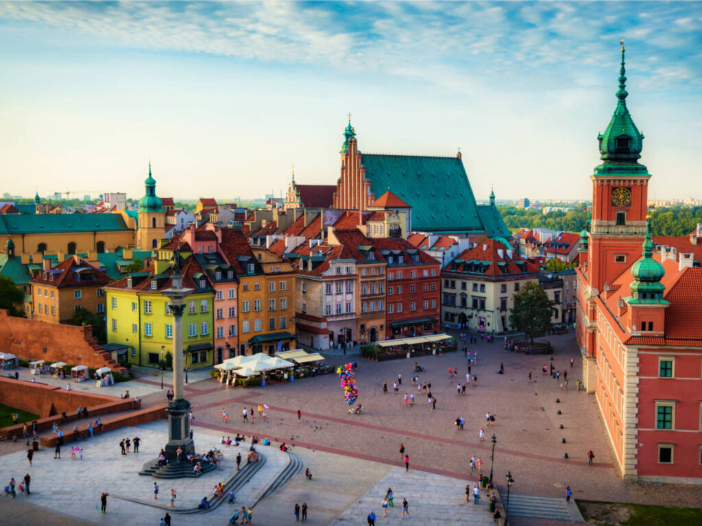 Overlooking view of the colorful buildings at the Old Town district of Warsaw