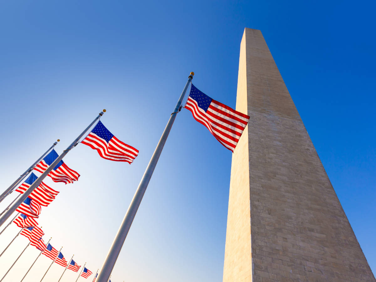 Clear blue sky over the Washington Monument