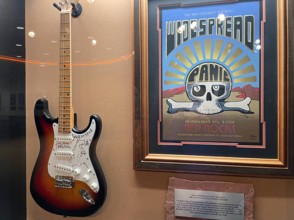 An electric guitar of Widespread Panic with signatures