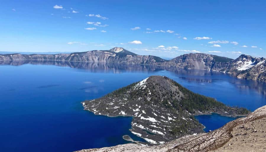 Overlooking view of the Crater Lake National Park