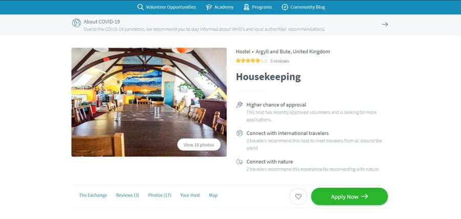 View of a long table with chairs in Worldpackers website